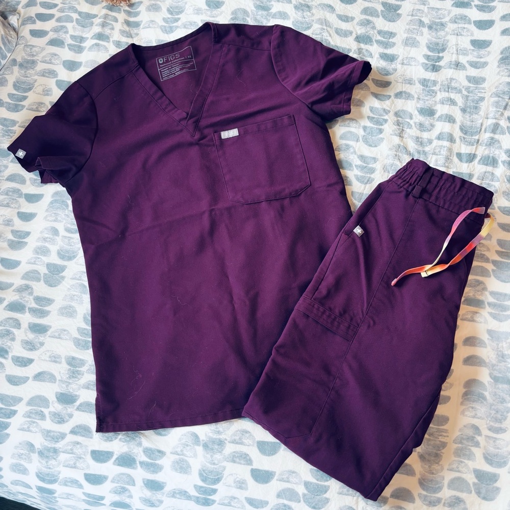 Figs Deep Purple Scrub Set